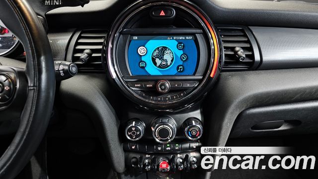 MINI Cooper 5Door Standard 3rd 2019 — фото 14