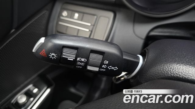 KG Mobility (SsangYong) Tivoli VX 2WD 2016 — фото 32