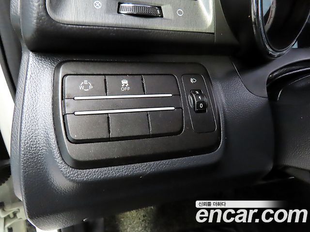 KG Mobility (SsangYong) Tivoli Armor Gear Edition 2WD 2018 — фото 19