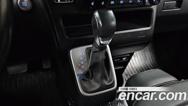 Hyundai Staria 4WD Tourer 9-Seater Modern 2025 — фото 9