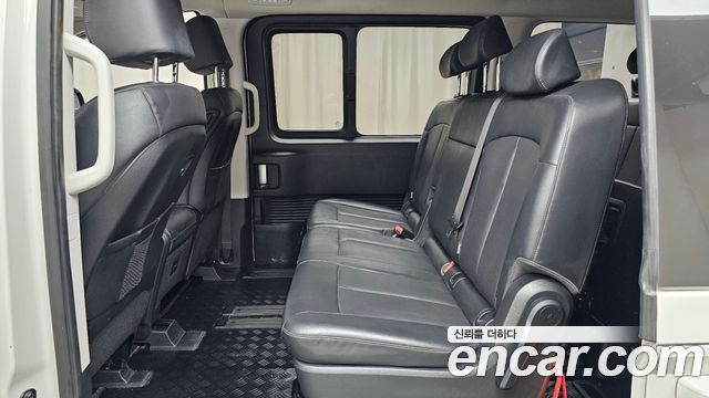 Hyundai Staria 4WD Tourer 9-Seater Modern 2025 — фото 12