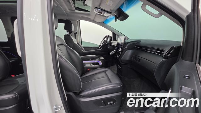 Hyundai Staria 4WD Lounge 9-Seater Inspiration 2025 — фото 10