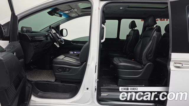 Hyundai Staria 4WD Lounge 9-Seater Inspiration 2025 — фото 21