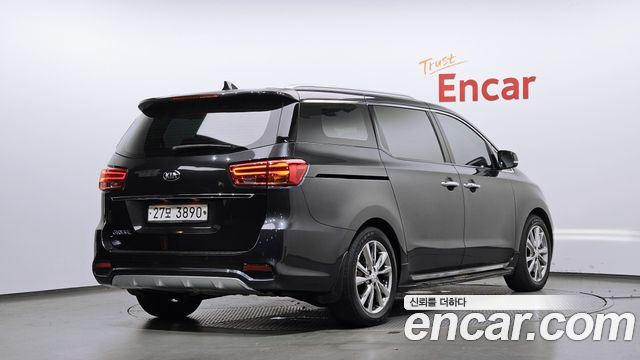 Kia Carnival 9-Seater Prstige 2019 — фото 2