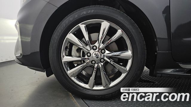 Kia Carnival 9-Seater Prstige 2019 — фото 5