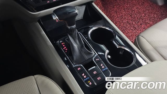 Kia Carnival 9-Seater Prstige 2019 — фото 9