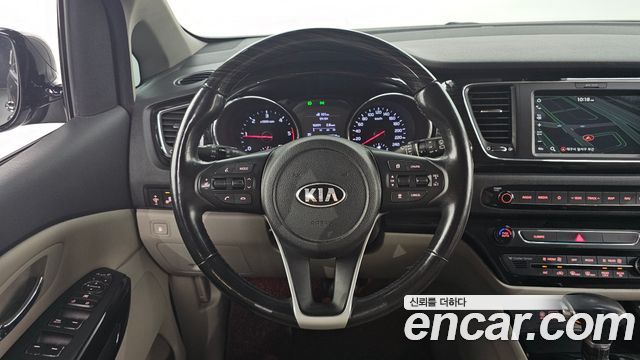 Kia Carnival 9-Seater Prstige 2019 — фото 13