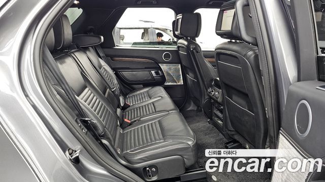 Land Rover Discovery 5 3.0 TD6 HSE Luxury 2018 — фото 16