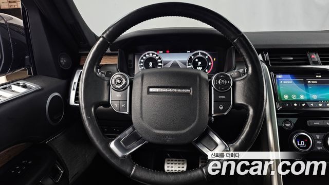 Land Rover Discovery 5 3.0 TD6 HSE Luxury 2018 — фото 17