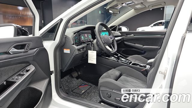 Volkswagen Golf (VIII) 2.0 TDI Prestige 2024 — фото 10