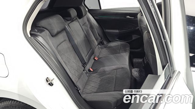 Volkswagen Golf (VIII) 2.0 TDI Prestige 2024 — фото 11