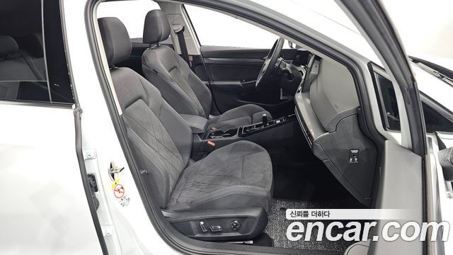 Volkswagen Golf (VIII) 2.0 TDI Prestige 2024 — фото 26