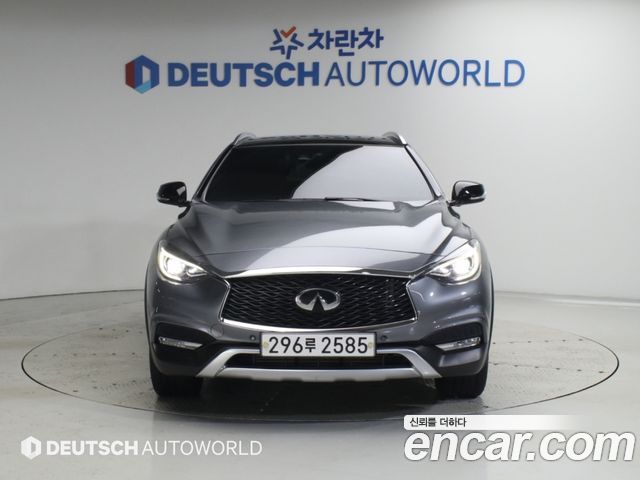 Infiniti QX30 2.0 Essential AWD 2019 — фото 3