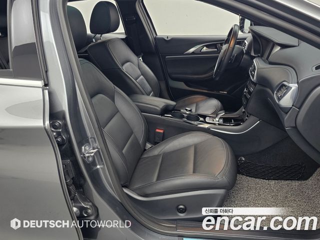 Infiniti QX30 2.0 Essential AWD 2019 — фото 10