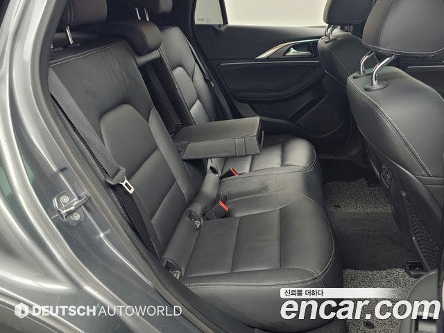 Infiniti QX30 2.0 Essential AWD 2019 — фото 16
