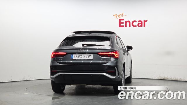 Audi Q3 (F3) 35 TDI Quattro Premium Sportback 2023 — фото 4