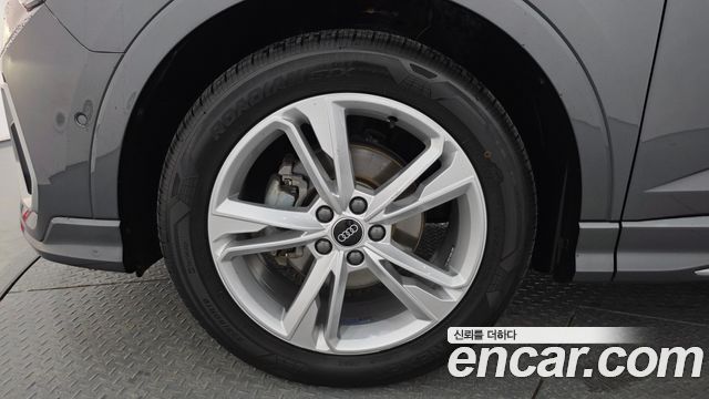 Audi Q3 (F3) 35 TDI Quattro Premium Sportback 2023 — фото 5