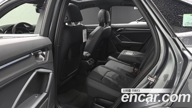 Audi Q3 (F3) 35 TDI Quattro Premium Sportback 2023 — фото 11