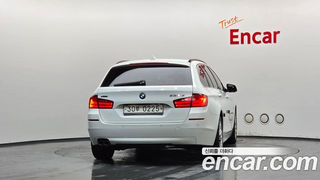 BMW 5 Series (F10) 525d xDrive Touring 2013 — фото 4