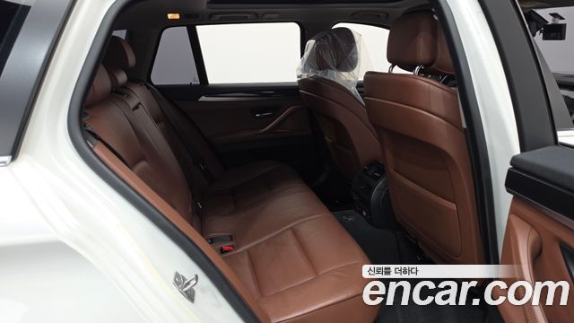 BMW 5 Series (F10) 525d xDrive Touring 2013 — фото 16