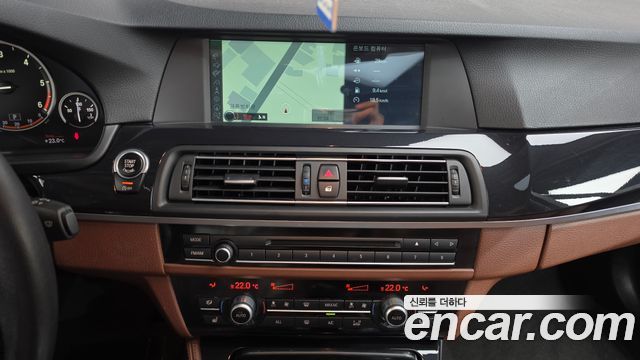 BMW 5 Series (F10) 525d xDrive Touring 2013 — фото 18