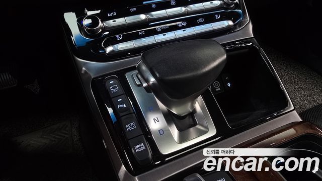 Genesis EQ900 3.3 T-GDI AWD Premiun Luxury 2016 — фото 9