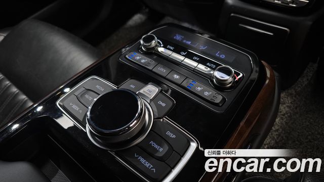 Genesis EQ900 3.3 T-GDI AWD Premiun Luxury 2016 — фото 17
