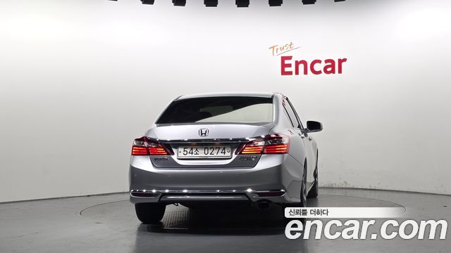 Honda Accord 2.4 9th 2016 — фото 4