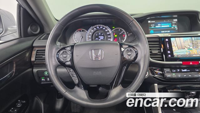 Honda Accord 2.4 9th 2016 — фото 13