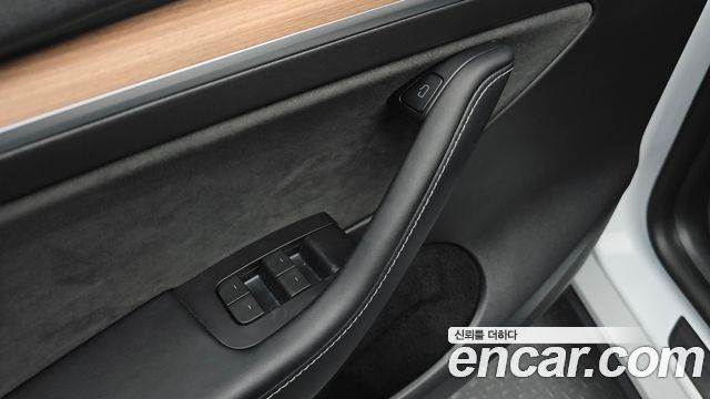 Tesla Model Y RWD 2023 — фото 19