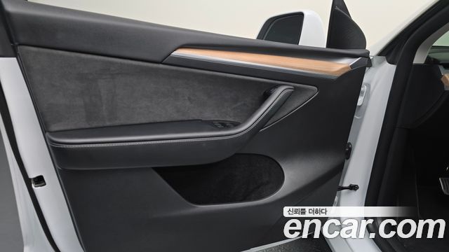Tesla Model Y RWD 2023 — фото 30