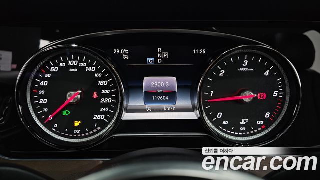 Mercedes-Benz E-Class (W213) E220d 4MATIC Exclusive 2019 — фото 8