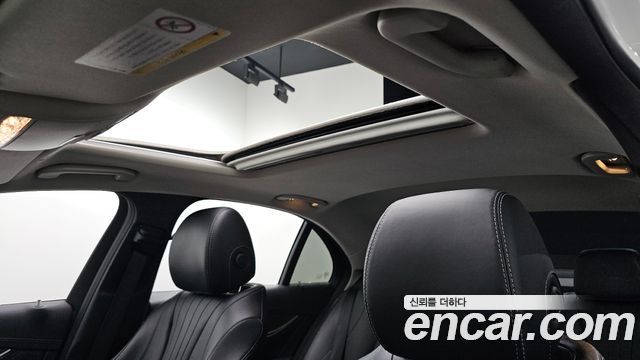 Mercedes-Benz E-Class (W213) E220d 4MATIC Exclusive 2019 — фото 17