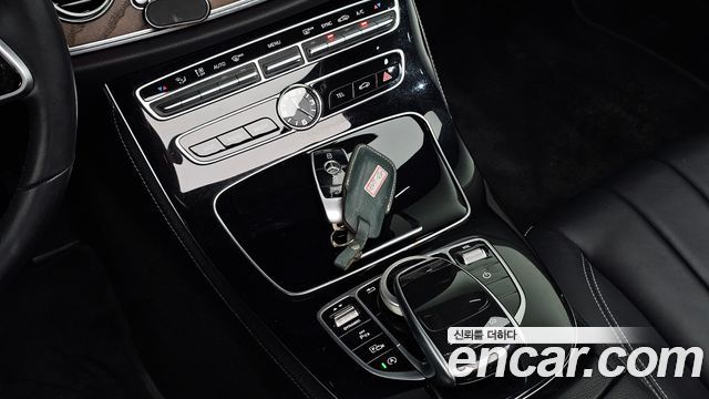 Mercedes-Benz E-Class (W213) E220d 4MATIC Exclusive 2019 — фото 28