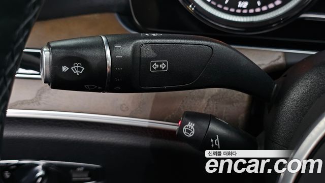 Mercedes-Benz E-Class (W213) E220d 4MATIC Exclusive 2019 — фото 32