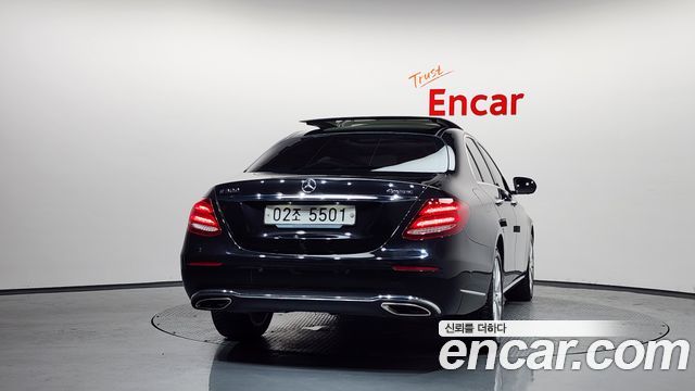Mercedes-Benz E-Class (W213) E300 4MATIC Exclusive 2019 — фото 4