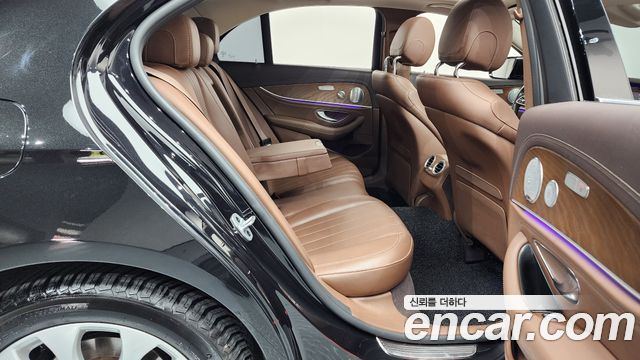 Mercedes-Benz E-Class (W213) E300 4MATIC Exclusive 2019 — фото 16