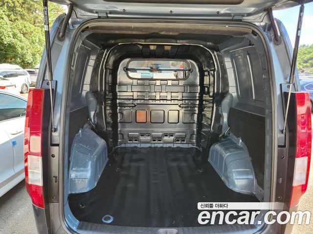 Hyundai Staria Cargo 5-Seater Smart 2022 — фото 7