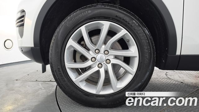 Land Rover Discovery Sport 2.0 TD4 SE 2019 — фото 5