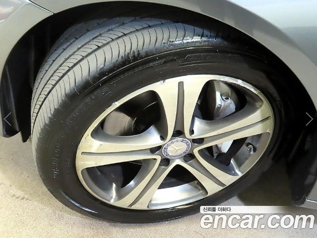 Mercedes-Benz E-Class (W213) E300 4MATIC Avnatgarde 2017 — фото 24