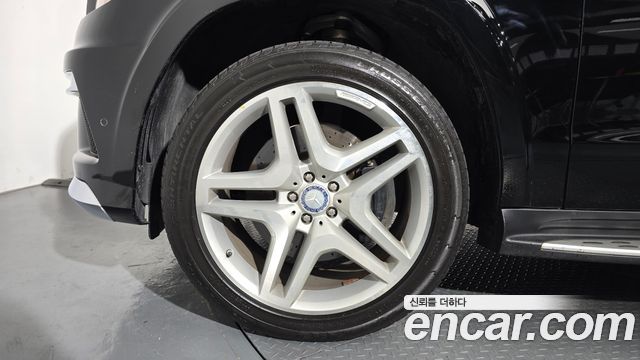 Mercedes-Benz GL-Class (X166) GL550 4MATIC 2014 — фото 5