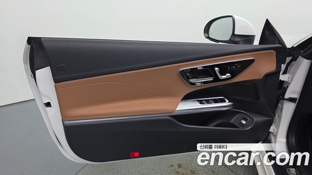 Mercedes-Benz CLE-Class (C236) CLE200 Cabriolet 2024 — фото 25