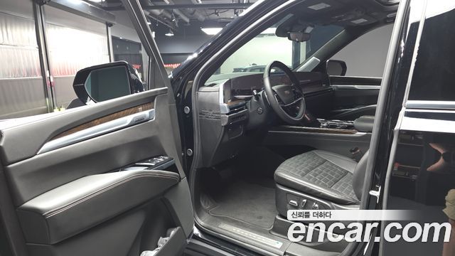 Cadillac Escalade (V) 6.2 ESV ESV Premium Luxury Platinum 2025 — фото 10