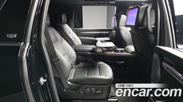 Cadillac Escalade (V) 6.2 ESV ESV Premium Luxury Platinum 2025 — фото 12