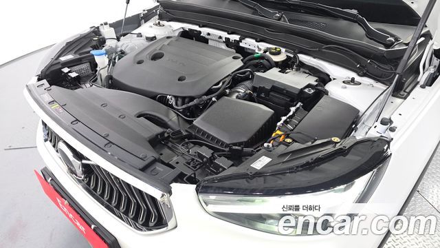 Volvo XC40 B4 Ultra Bright 2025 — фото 6