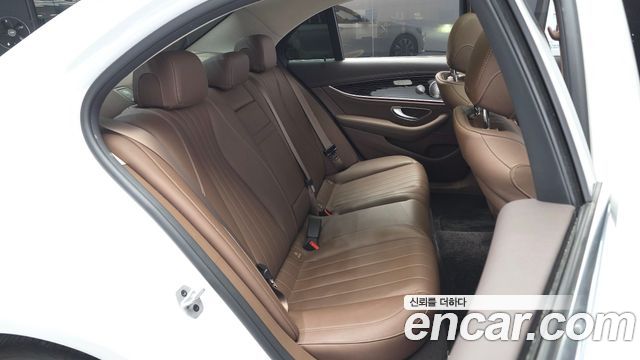Mercedes-Benz E-Class (W213) E450 4MATIC Exclusive 2020 — фото 12