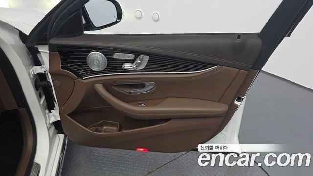 Mercedes-Benz E-Class (W213) E450 4MATIC Exclusive 2020 — фото 24