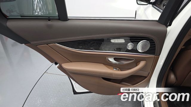 Mercedes-Benz E-Class (W213) E450 4MATIC Exclusive 2020 — фото 25