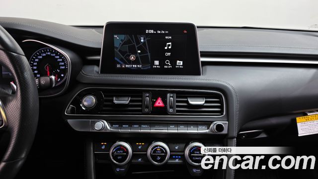 Genesis G70 2.0T Advanced 2018 — фото 12