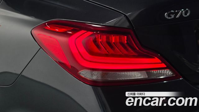 Genesis G70 2.0T Advanced 2018 — фото 23